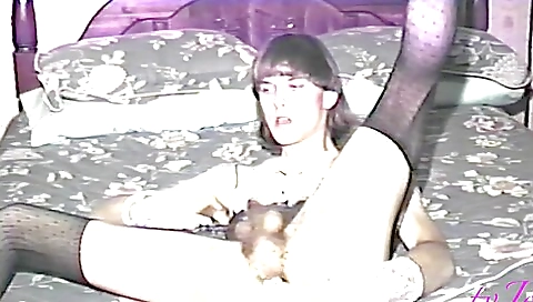 Amateur brunette hairy hairy girl in her solo video