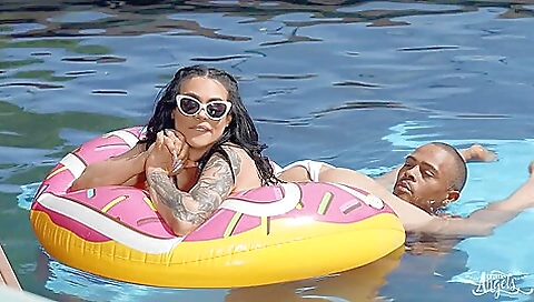 Milf gets caught by her lover and gets fucked outdoors