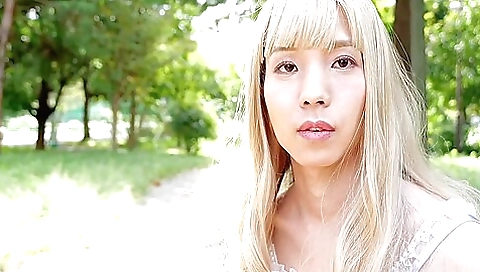 Japanese blonde with a great body is having anal sex