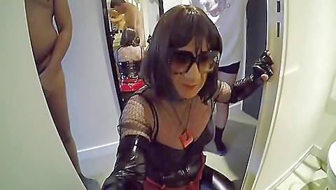 Guy fucks a slutty shemale and gets her ass penetrated